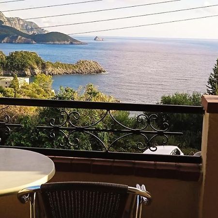 Vassilis Apartments Палеокастрица Екстериор снимка