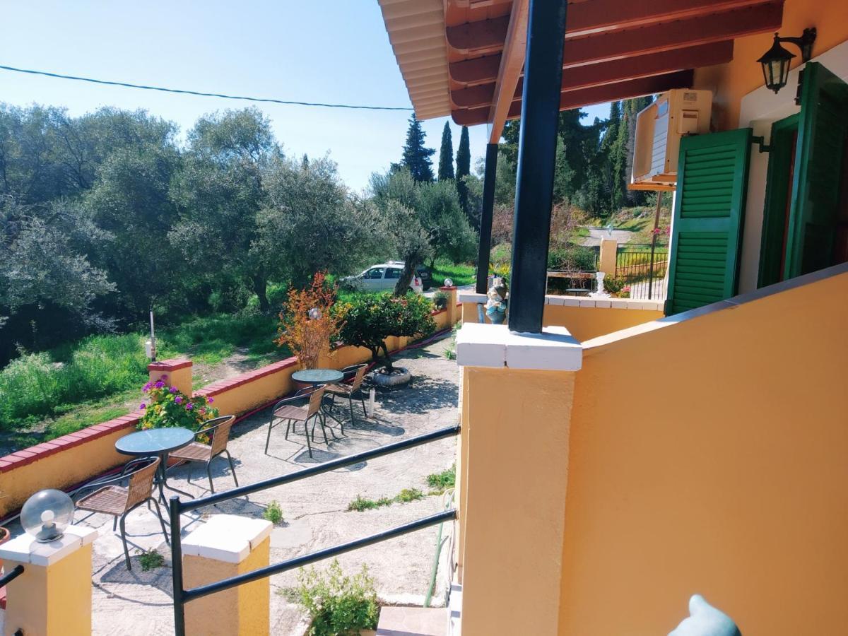 Vassilis Apartments Палеокастрица Екстериор снимка